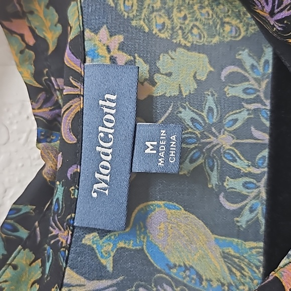 Modcloth Peacock Print Button Down Top EUC sz M - Picture 5 of 6